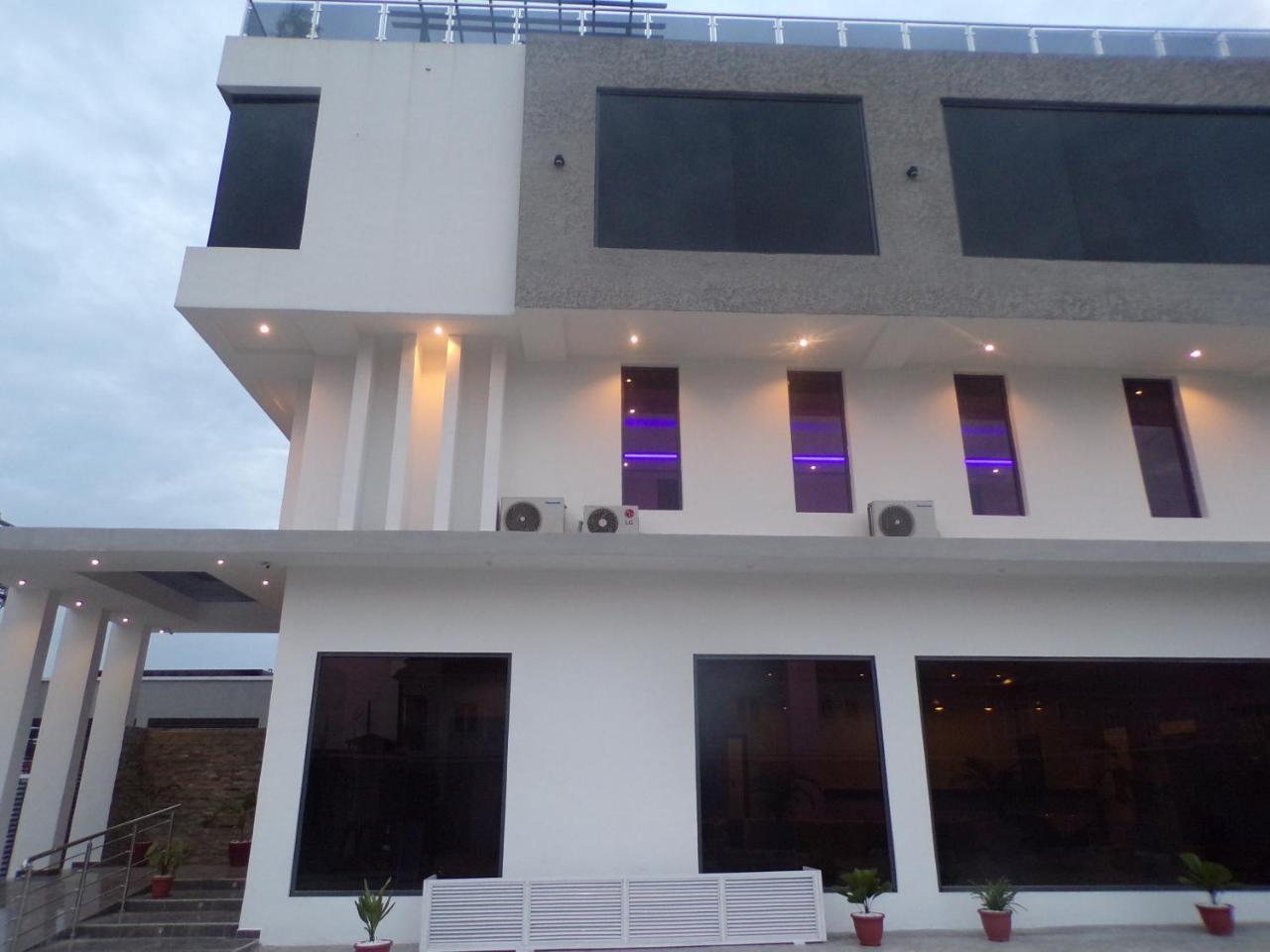 The Mayhill Lekki Exterior photo