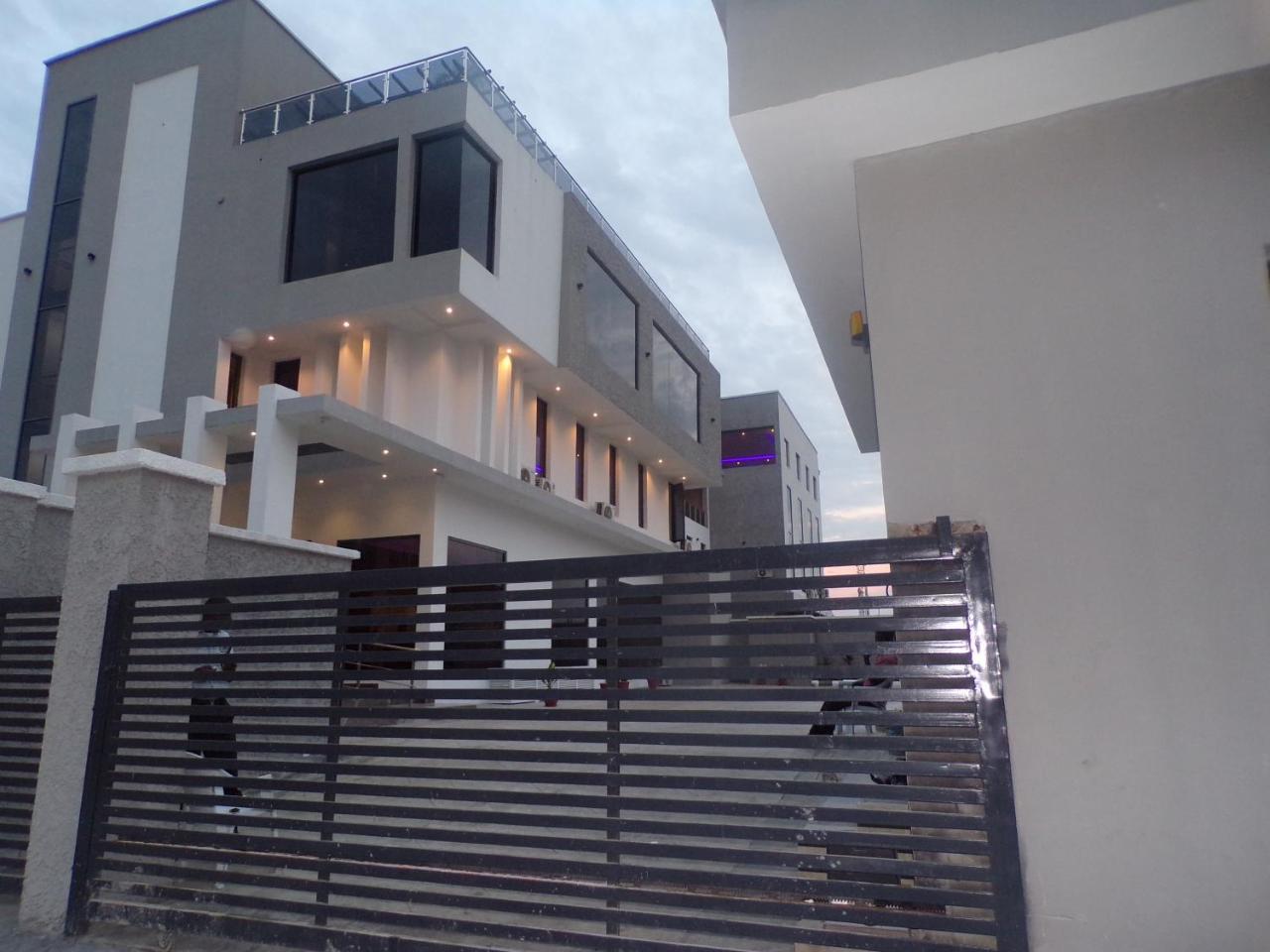 The Mayhill Lekki Exterior photo